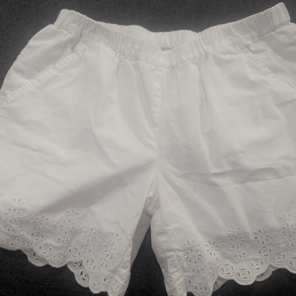 Hanna Andersson White Petal Shorts